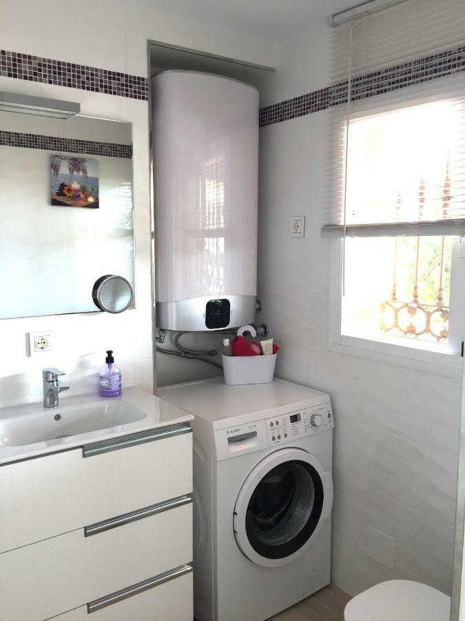 Apartment With Private Patio Fuengirola Exteriör bild