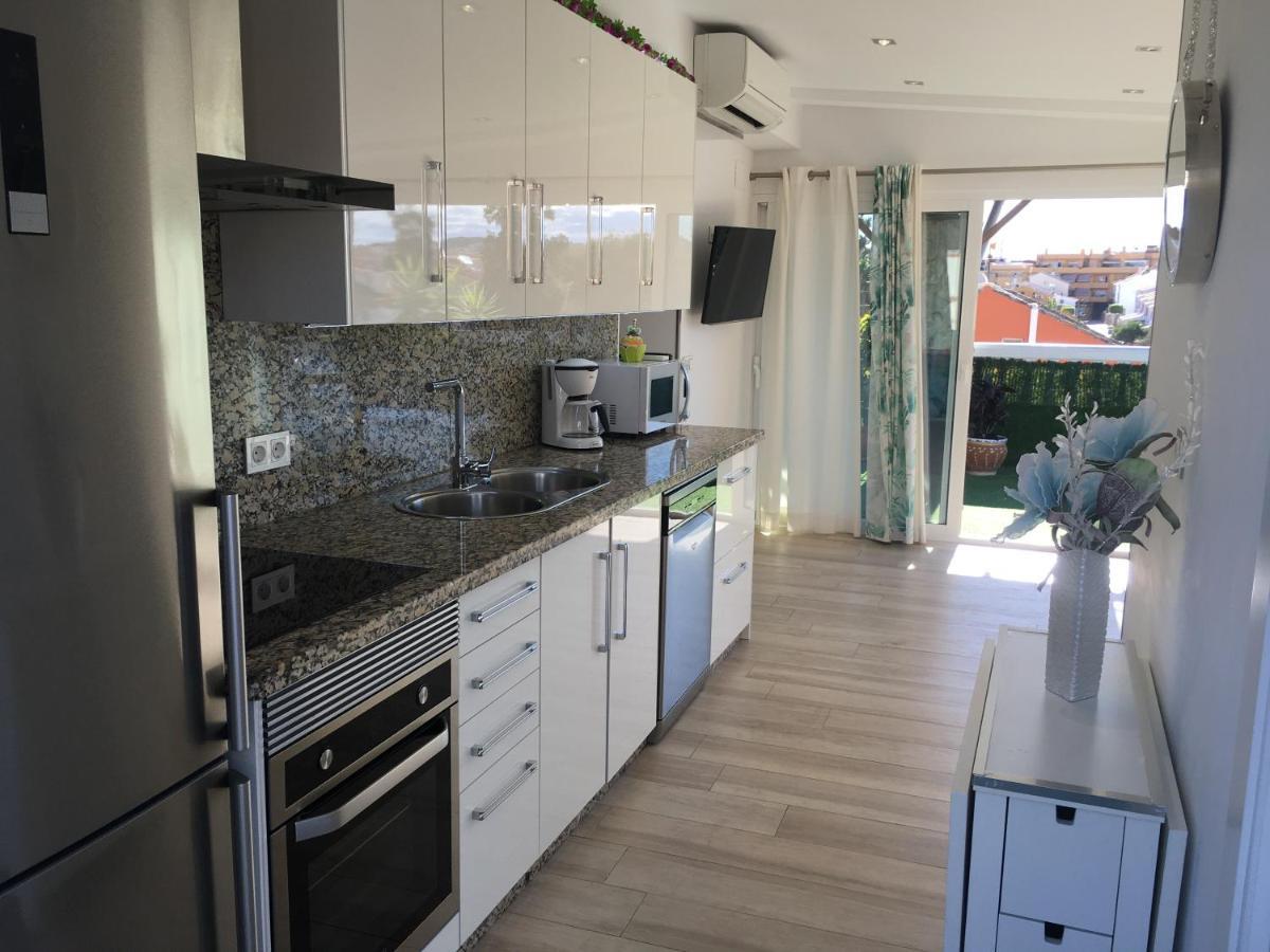 Apartment With Private Patio Fuengirola Exteriör bild